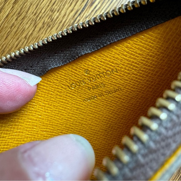 ❤️SOLD❤️ Louis Vuitton Groom Bell Boy Key Cles (w/ COA) - Picture 5 of 11